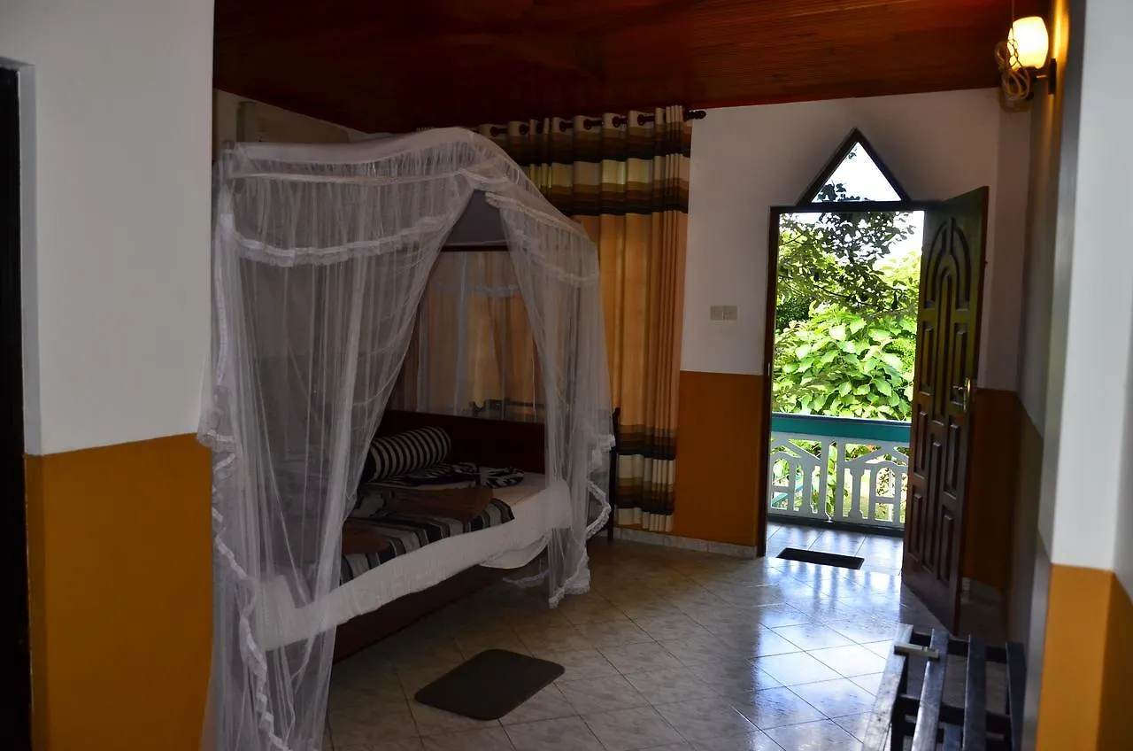 The Lion Rock Hotel Sigiriya 3*,
